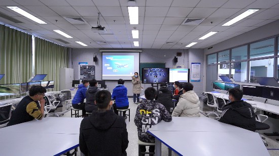 智能化实训系统下的航空工程教学场景