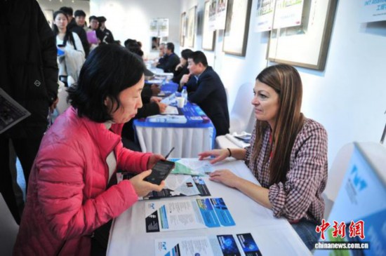 11月9日，2025法國高校秋季巡展·長春站活動舉行，法國高校代表在推介留學項目。 李彥國 攝